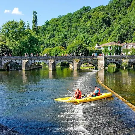 Stunning In Val De Louyre Et Caude With Wifi Saint-Alvere